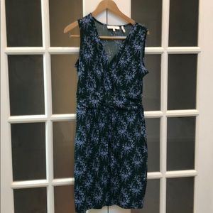 Lark & Ro Stretchy Sleeveless V Neck Dress